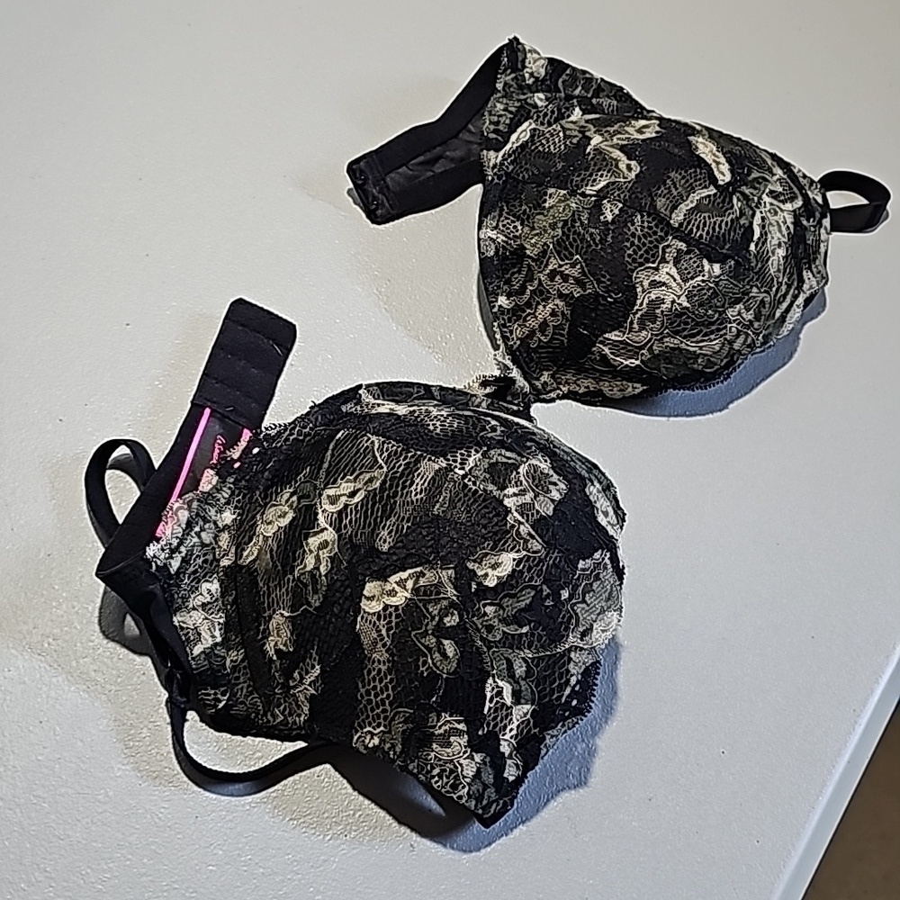 La Senza black and green 32DD Obsession bra